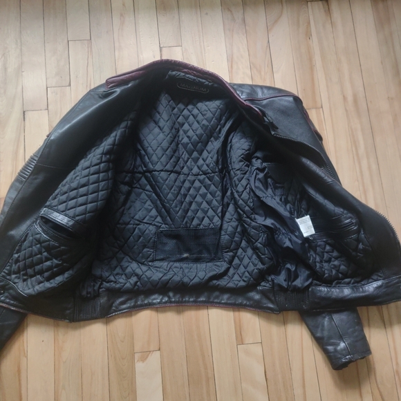 Magnum Black Leather Jacket - Picture 15 of 16